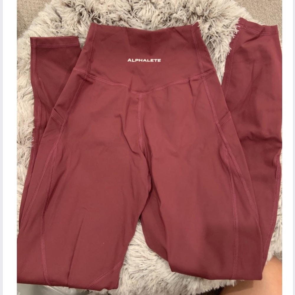 Alphalete Surface Pocket Legging - Violet